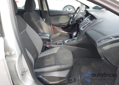 2014 Ford Focus Se z USA, uszkodzony, nr VIN 1FADP3K28EL188811